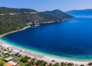 Discovering Antisamos Beach: A Tranquil Retreat with Pristine Waters and Breathtaking Scenery