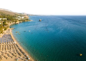 Discovering Makris Gialos Beach near Argostoli
