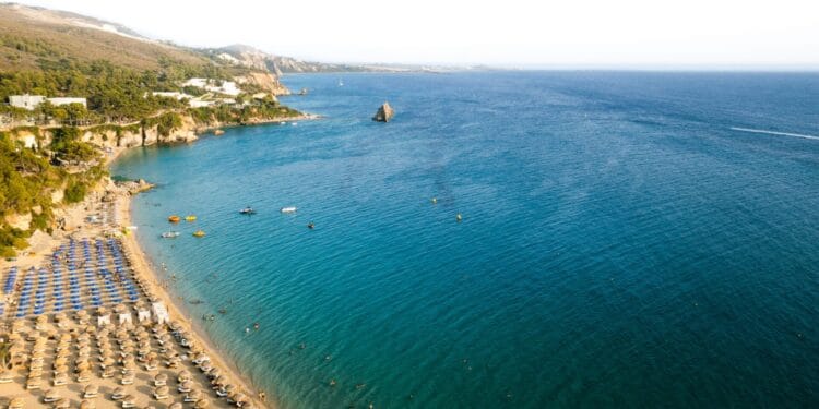 Discovering Makris Gialos Beach near Argostoli