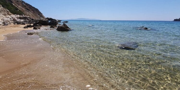 Unveil the Extraordinary Charm of Paliolinos Beach